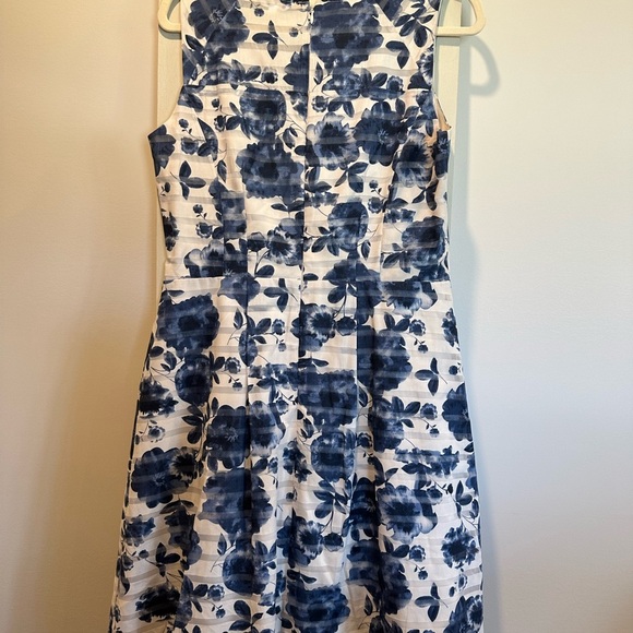 Cleo - Floral Blue and White Sleeveless Dress - Picture 6 of 6